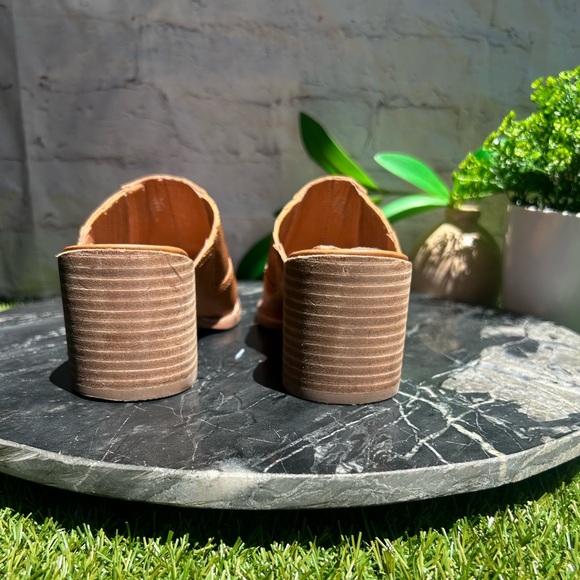 MADEWELL The Carey Mule  tan leather Size  6 Brand gently worn - Picture 10 of 16